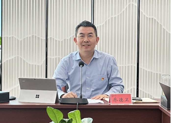 尊龙凯时集团党委理论学习中心组召开第七次集中学习研讨会